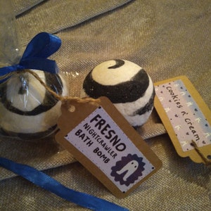 Fresno Nightcrawler Bath bomb (2.75 Inch) w/ shea butter - Cryptid bathbomb Scent: Cookies &#39;n Cream