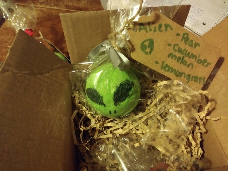 Cryptid Bathbomb Combo Set of three 8 oz each- Alien, Mothman, Bigfoot bath bomb- With Shea Butter and Fragrance Oil image 8