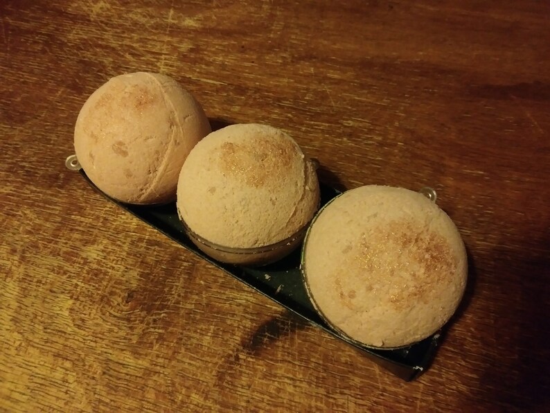 Cryptid Bathbomb Combo Set of three 8 oz each- Alien, Mothman, Bigfoot bath bomb- With Shea Butter and Fragrance Oil image 4