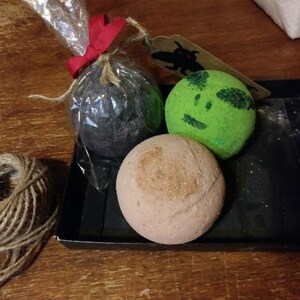 Cryptid Bathbomb Combo Set of three 8 oz each- Alien, Mothman, Bigfoot bath bomb- With Shea Butter and Fragrance Oil image 7