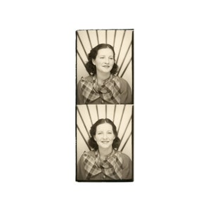 Hermosa tira de fotomatón vintage ~ Mujer con pañuelo a cuadros ~ Fotomatón vintage nítido PB18