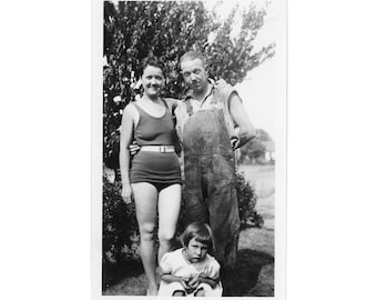 Bertha Ellis ~ Vintage Snapshot ~ 1930s Couple and Little Girl ~ Vintage Photo ~ writing on back GR12