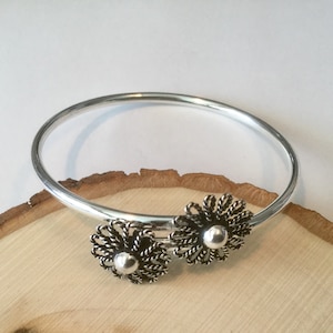 Daisy Bangle Bracelet, Sterling Silver Antiqued Patina,Daisy Cuff Bangle Bracelet , Flower Jewelry