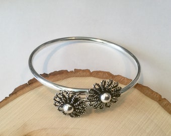 Daisy Bangle Bracelet, Sterling Silver Antiqued Patina,Daisy Cuff Bangle Bracelet , Flower Jewelry