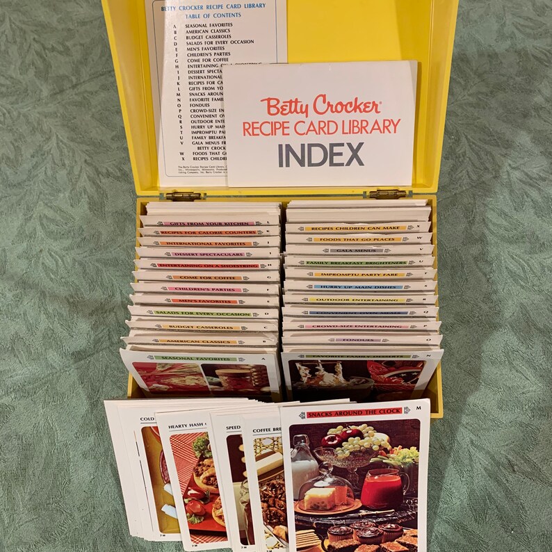 Betty Crocker's Recipe Card Library 1971 Complete Yellow image 0