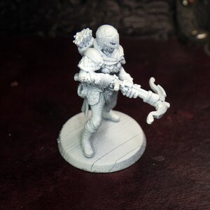 Crossbowman with Visored Helmet Quiver Figure Miniature 32mm Scale RPG Tabletop Roleplay Diorama Terrariums Doll Houses Art Displays Scenery
