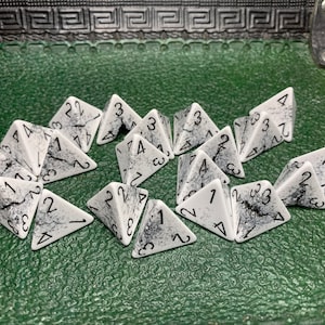Error Cracked White D4 Polyhedral Gaming Dice - Marker Tokens Board Card RPG Tool Tabletop Roleplay Games Supply CCG Card Board Random