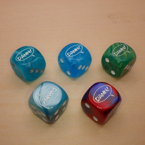 16mm *amn! Custom Engraved D6 Die - RPG Tool Tabletop Roleplay Games Supply CCG Card Board Random Tokens Counters Markers Decision