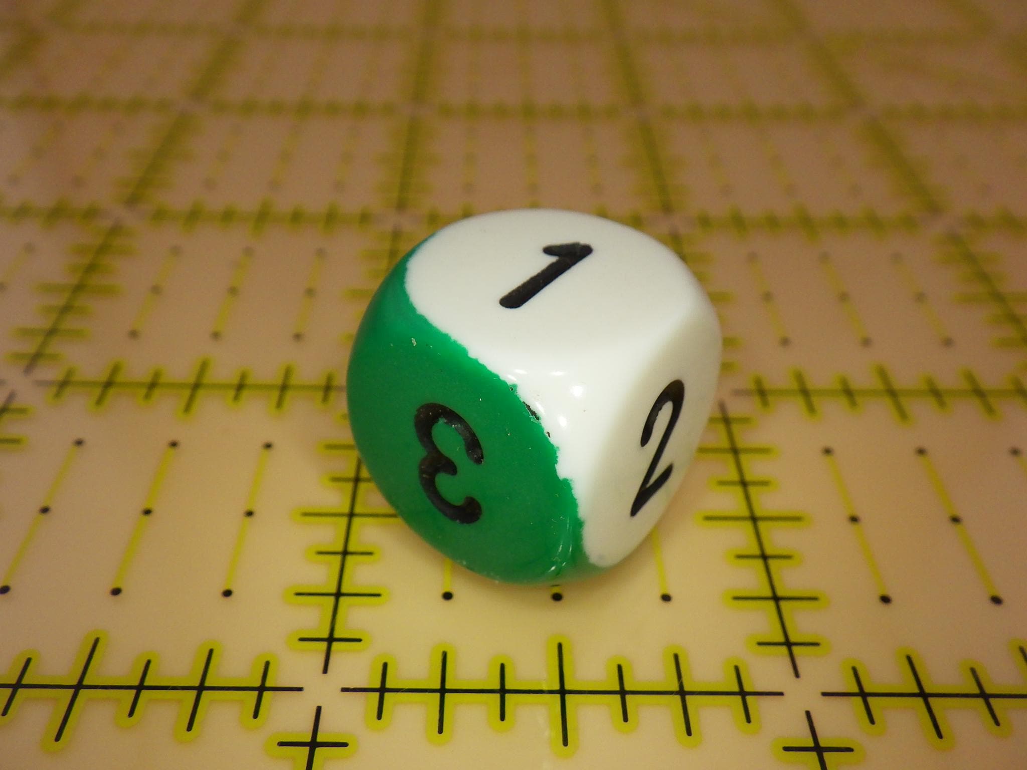 White & Green 16mm Three-sided Die (1D3)(1-3 Six-sided) - Tabletop