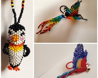 Motifs de colibri en perles (arc-en-ciel noir), de pingouin et d'ara écarlate en perles (tutoriels uniquement)