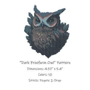 Puede incluir: Un patrón de búho de cuentas en tonos azules, marrones y rosas. El texto dice "Dark Freeform Owl" Pattern, con dimensiones de 11,6 cm x 13,7 cm, 10 colores y puntada Peyote 2-Drop.