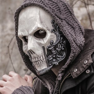 THE BARON Resin Full-Face Skull Mask image 1