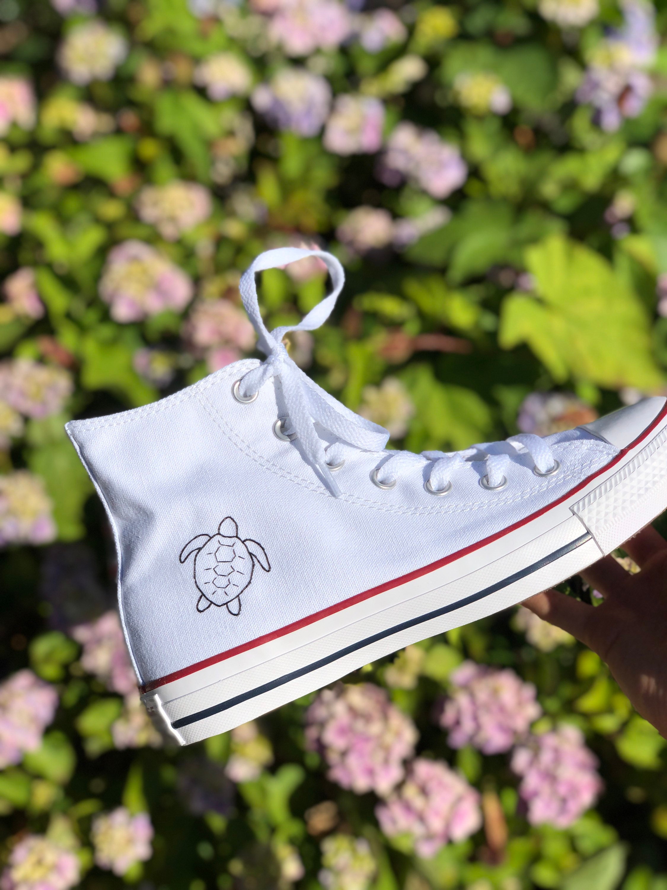 Hand Embroidered White Chuck Taylor Converse High Tops Cute Turtle Sea Animal Etsy