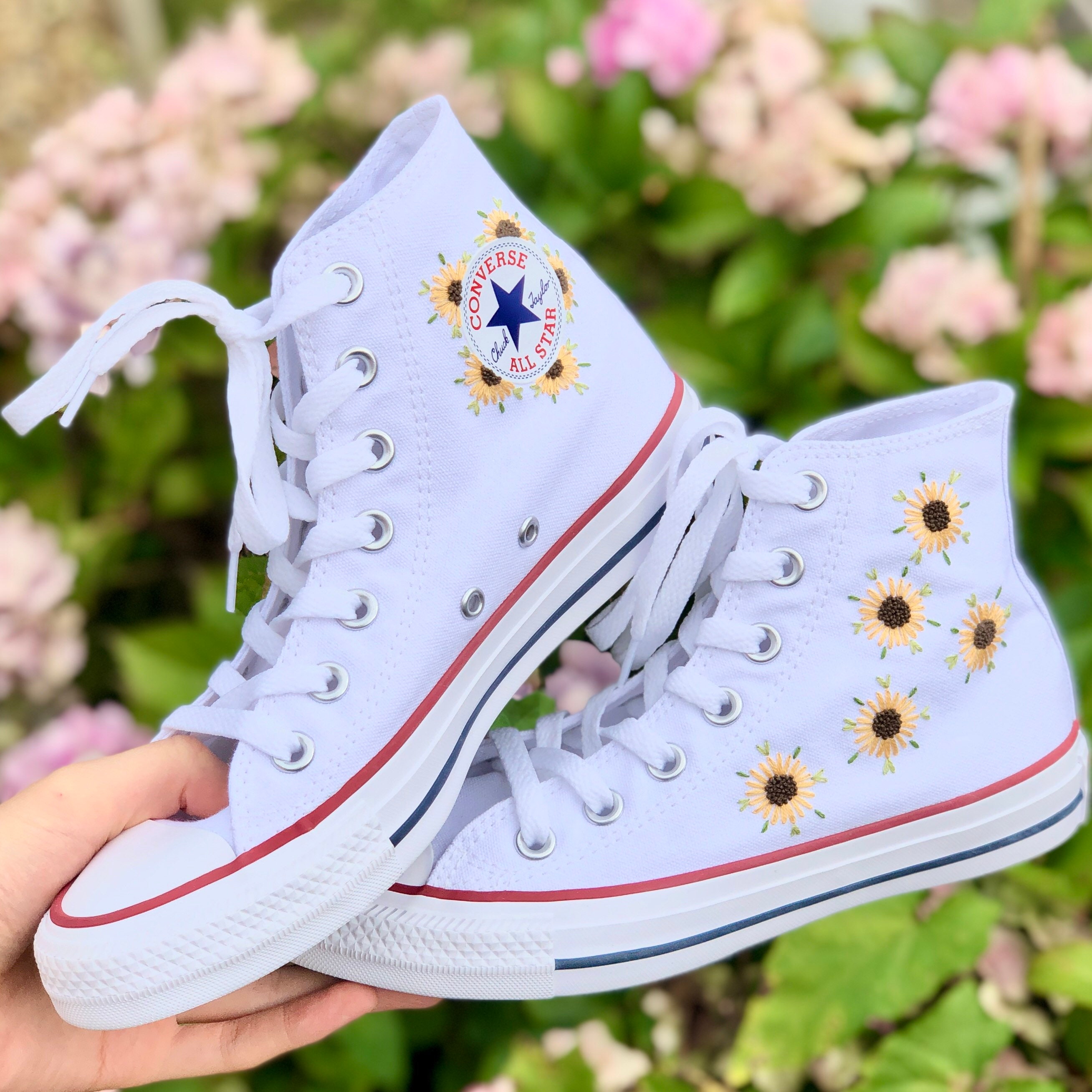 Hand Embroidered Sunflower Converse Chuck Taylors Etsy