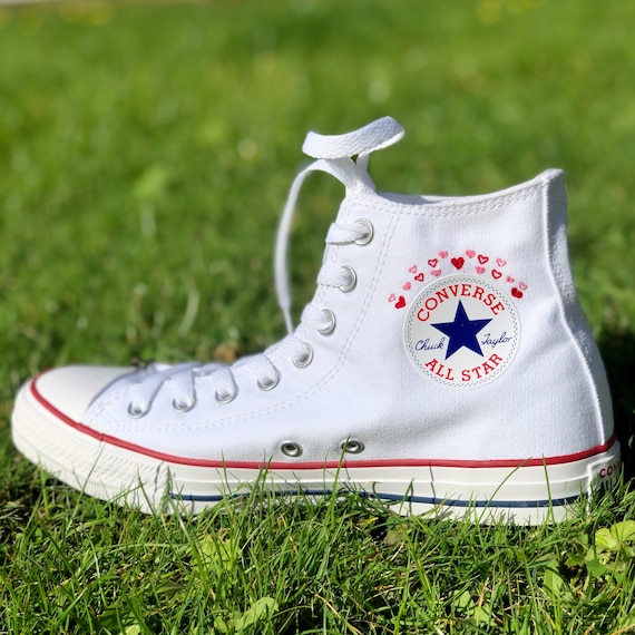 grava tinción Seguro Custom Love Heart Chuck Taylor Converse Embroidered - Etsy