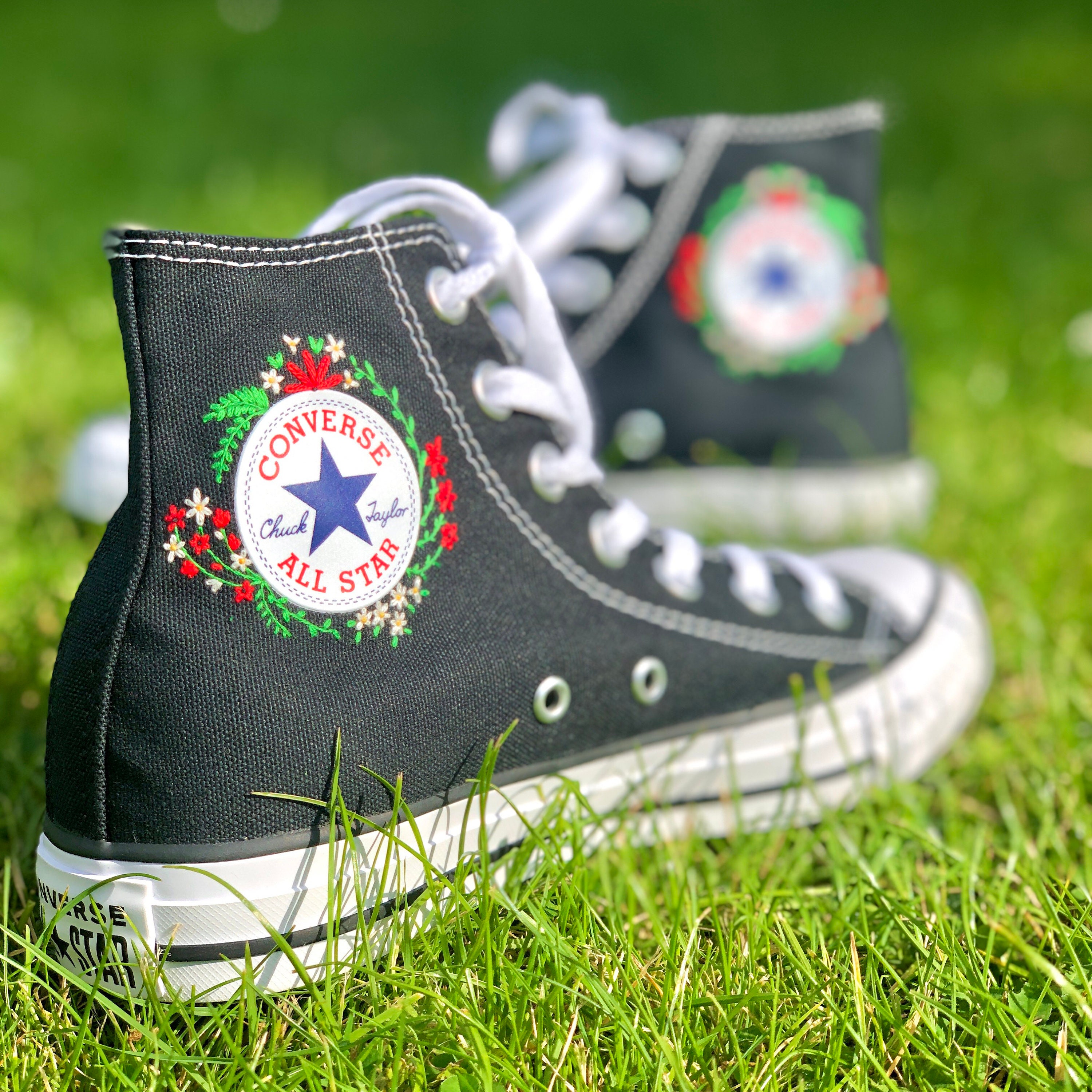 Custom Hand Embroidered Converse Poppys and Daisies - Etsy Custom Hand Embroidered Converse Poppys and Daisies - Etsy