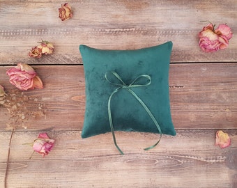 Emerald green ring pillow, Velvet ring pillow, green ring pillow, wedding ring pillow, simple ring pillow