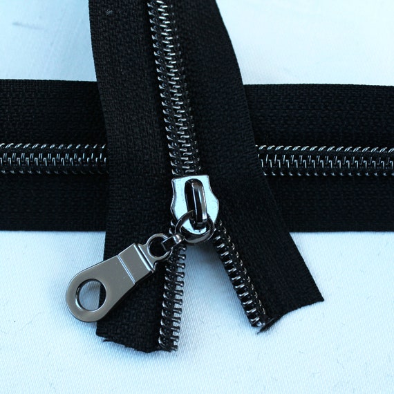 Size #5 Gunmetal Collection Kit 2, 5 yards of #5 Nylon Zipper Tape with  Gunmetal Coil & 15 Zipper Pulls, zipper tape