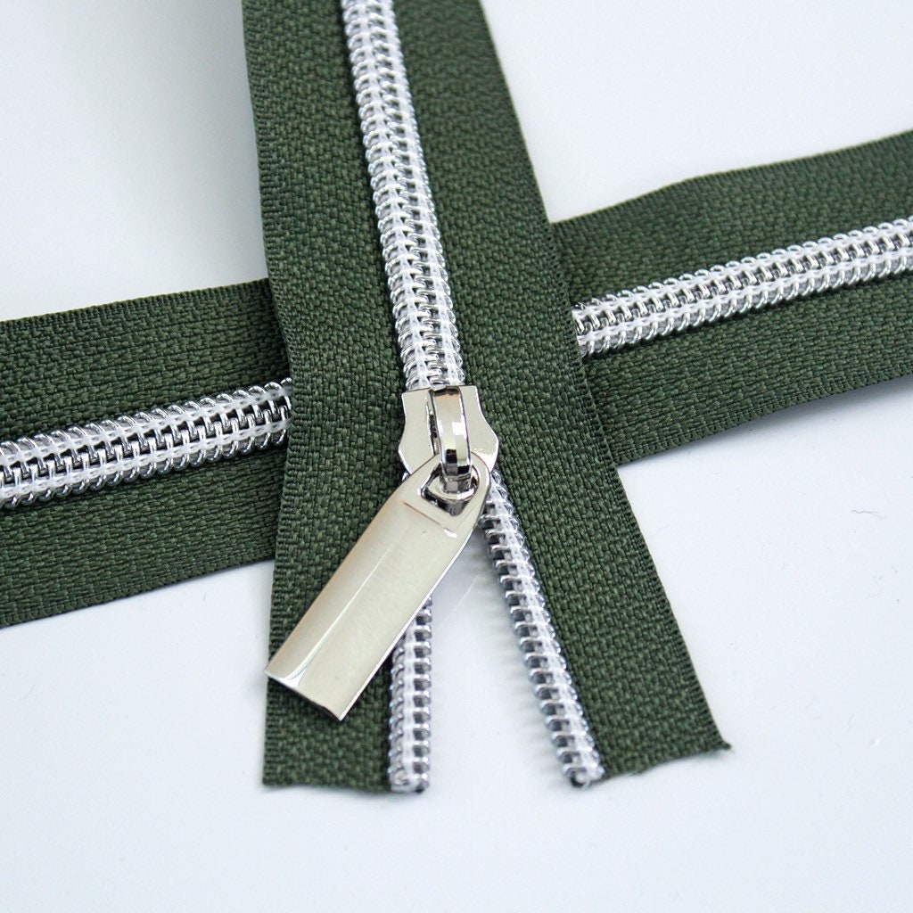 No. 5 Metal Two Ways Zipper Silver Teeth in Black Khaki Army Green