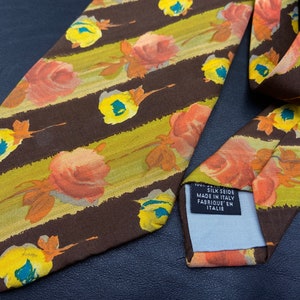 KENZO Vintage-Krawatte. Seidenkrawatte in den Farben Blau und Gelb. Aus den 1980er Jahren. Bild 8