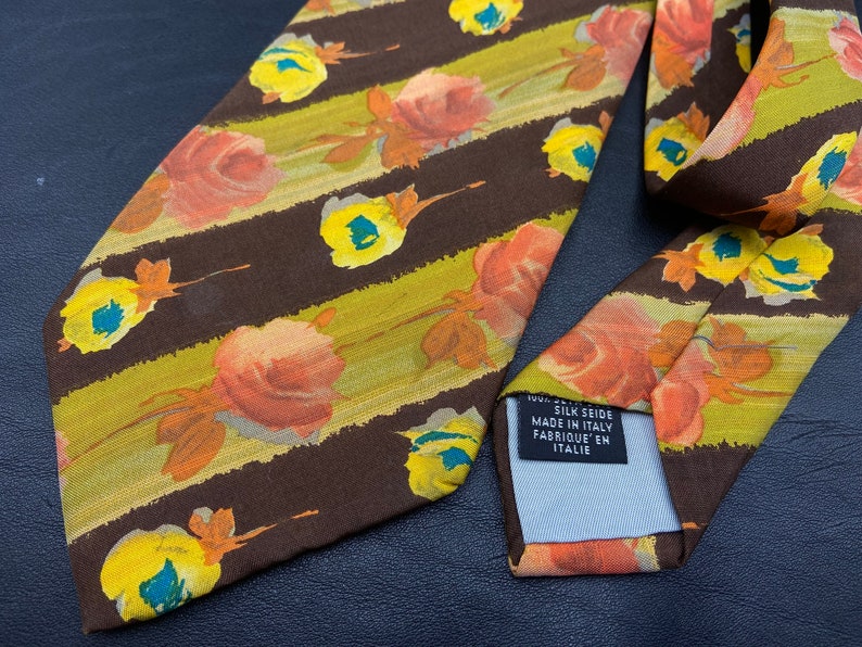KENZO Vintage-Krawatte. Seidenkrawatte in den Farben Blau und Gelb. Aus den 1980er Jahren. Bild 8