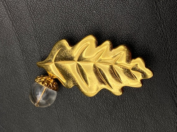 INES de LA FRESSANGE Vintage brooch in gold metal… - image 1