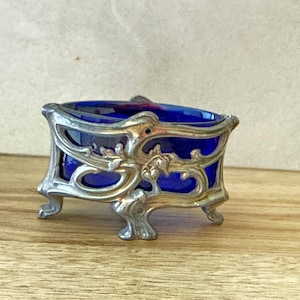 Art Nouveau silver-plated salt cellar, 1920, with cobalt blue glass.