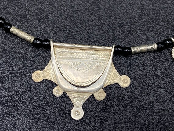 Tuareg Handmade vintage beaded necklace. Black pe… - image 9