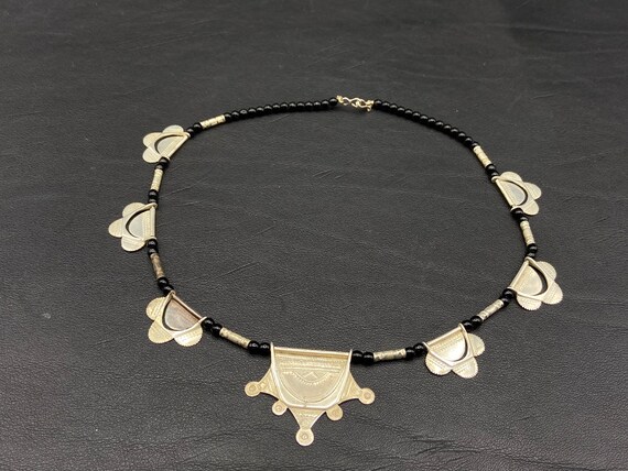 Tuareg Handmade vintage beaded necklace. Black pe… - image 10