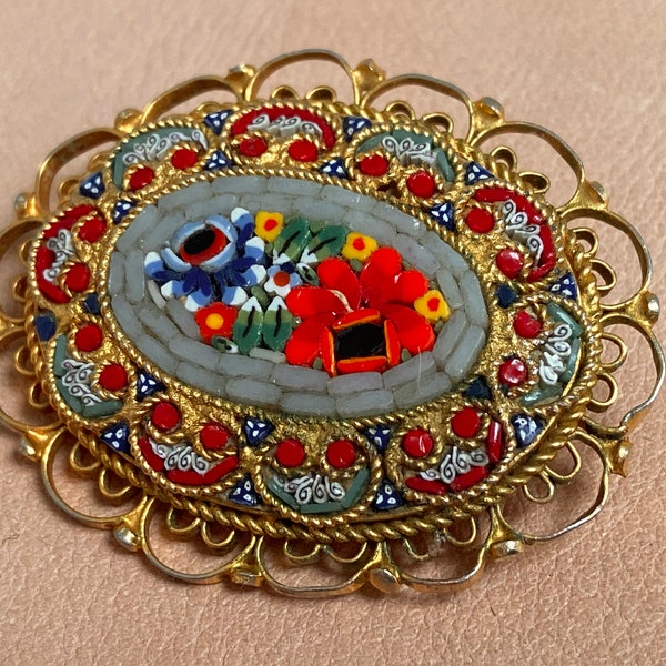 Broche Vintage micro mosaïque. Broche Millefiori. A collectionner  ou un cadeau d’anniversaire pour elle.