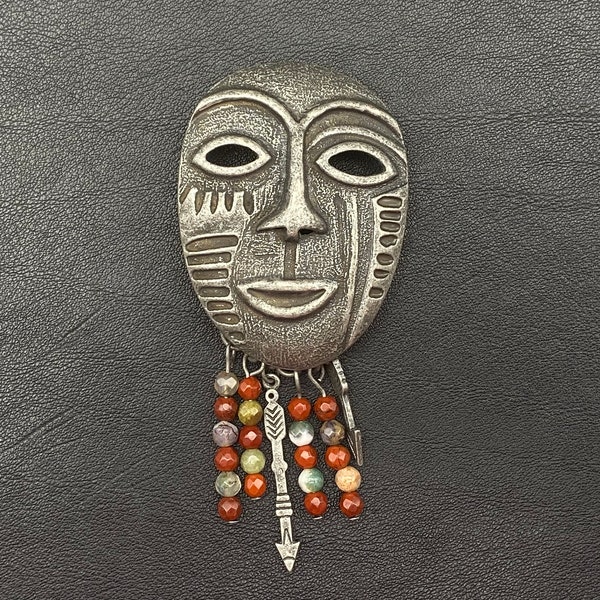 Broche masque tribal avec pendentif en jaspe et agate.  Broche Masque africaine .