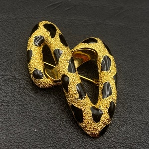 ORENA Broche de cinta vintage en metal dorado y esmalte negro en forma de ocho. Regalo para mujer. Broche unisex. imagen 6