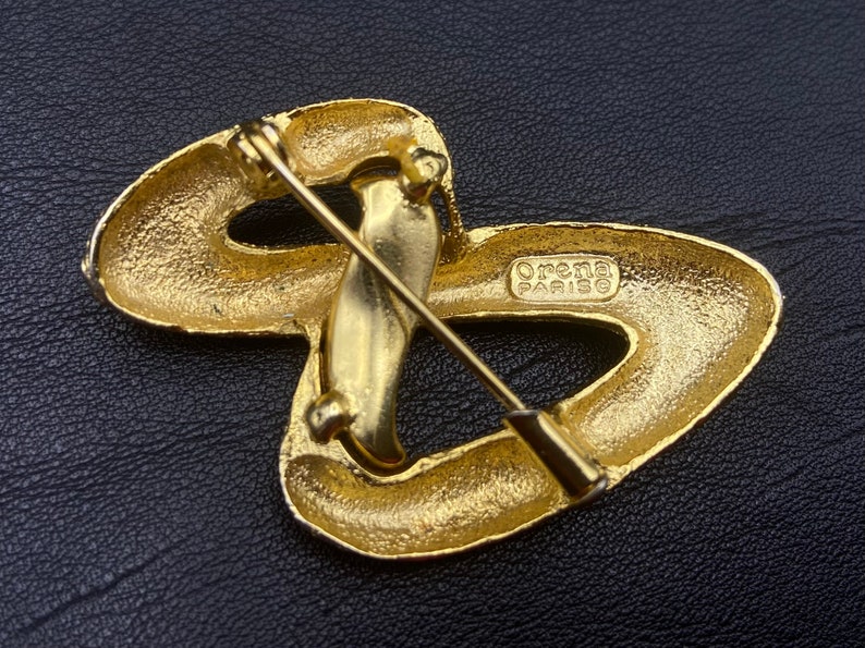 ORENA Broche de cinta vintage en metal dorado y esmalte negro en forma de ocho. Regalo para mujer. Broche unisex. imagen 8