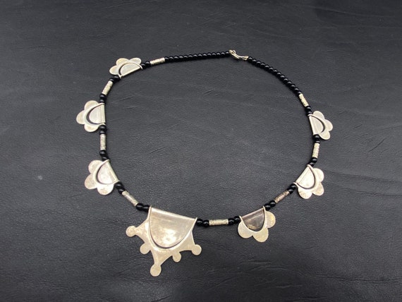 Tuareg Handmade vintage beaded necklace. Black pe… - image 2