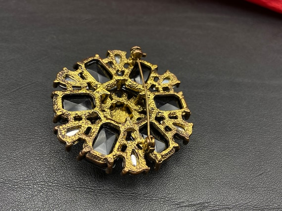 Broche Ancienne Art Déco - Monture Argent Et Strass Rouges - Rosace
