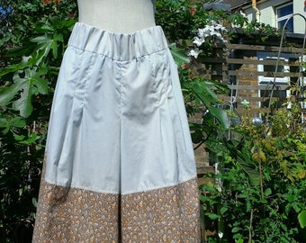 Culottes, 3/4 length, deadstock cotton print, two tone, L-XXL, 113cm at waist when stretched/elasticated waist, good sized/real-life pockets