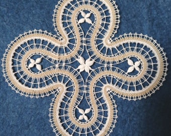 Bobbin lace pattern THE FOUR DIRECTIONS