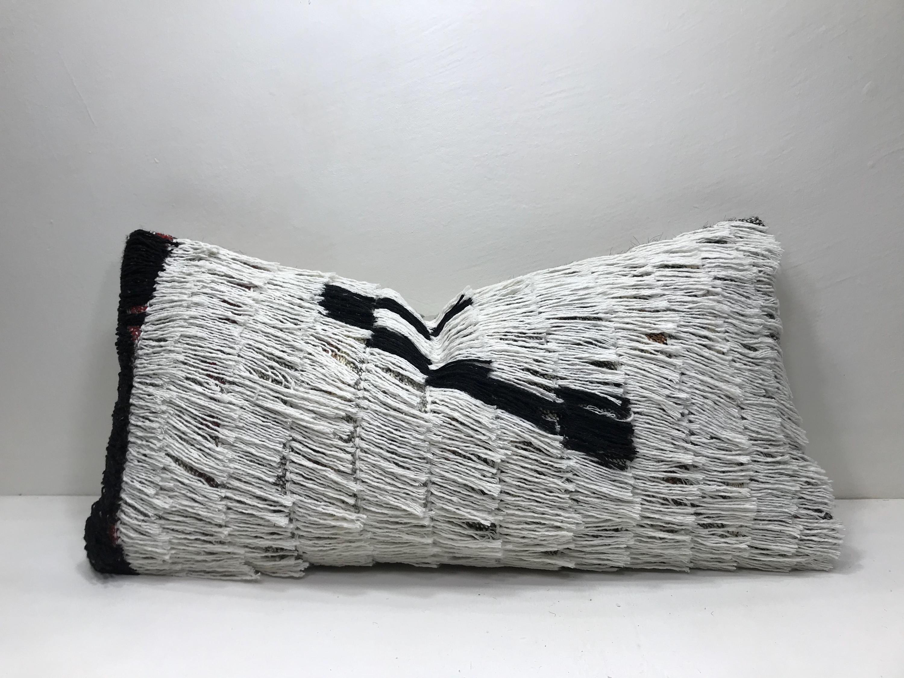 kilim pillow,vintage,bohemian pillow,turkish,handwoven pillow,throw pillow,accent pillow,12x24,home living,home decor,decorative pillow
