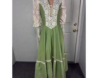 Vintage 70s Prairie Renaissance Women's Maxi Dress Cotton Lace Floral Hippy B3-3