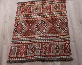 Around 80 year old Kagizman Sumak / Vintage, Ethnic, Authentic, Eclectic, Handwoven, Woolen Sumak / 77 cm x 67 cm / 2.52 ft x 2.19 ft