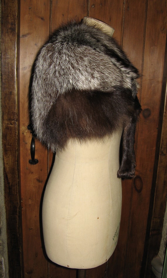 A Beautiful Vintage French Silver Fox Fur Shoulde… - image 7