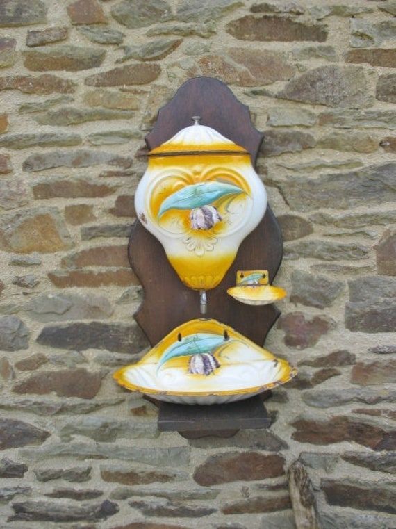 Un Très Bon Millésime Original Français Fontaine d'eau d'émail/Lavabo et Plat de Savon - Cuisine Déc