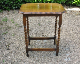 A Very Nice Vintage French Oak Pie Crust Top  Barley Twist Leg  Side Table / Occasional Table / Tea table