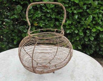 A Vintage French Shabby Chic Wire Egg Basket ~ Farmhouse kitchen / Country Kitchen ~ 1940's