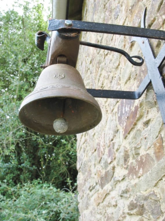 Cloche Murale En Fonte Avec Voilier | Décoration Nautique Et Maritime