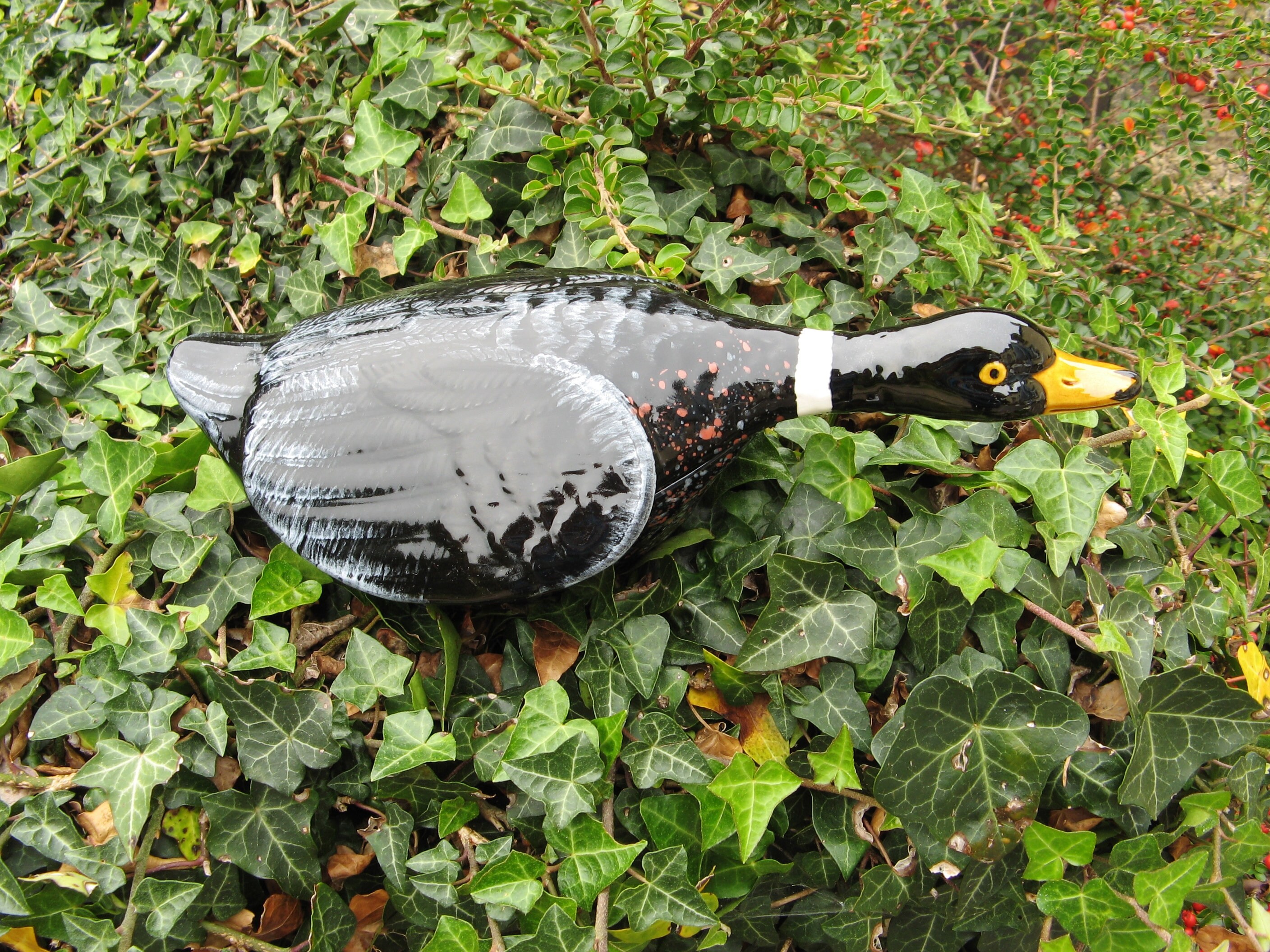 Vintage Français Rare Large Hand Painted Faience/Majolica Duck in Flight Terrine Dish Par Michel Cau