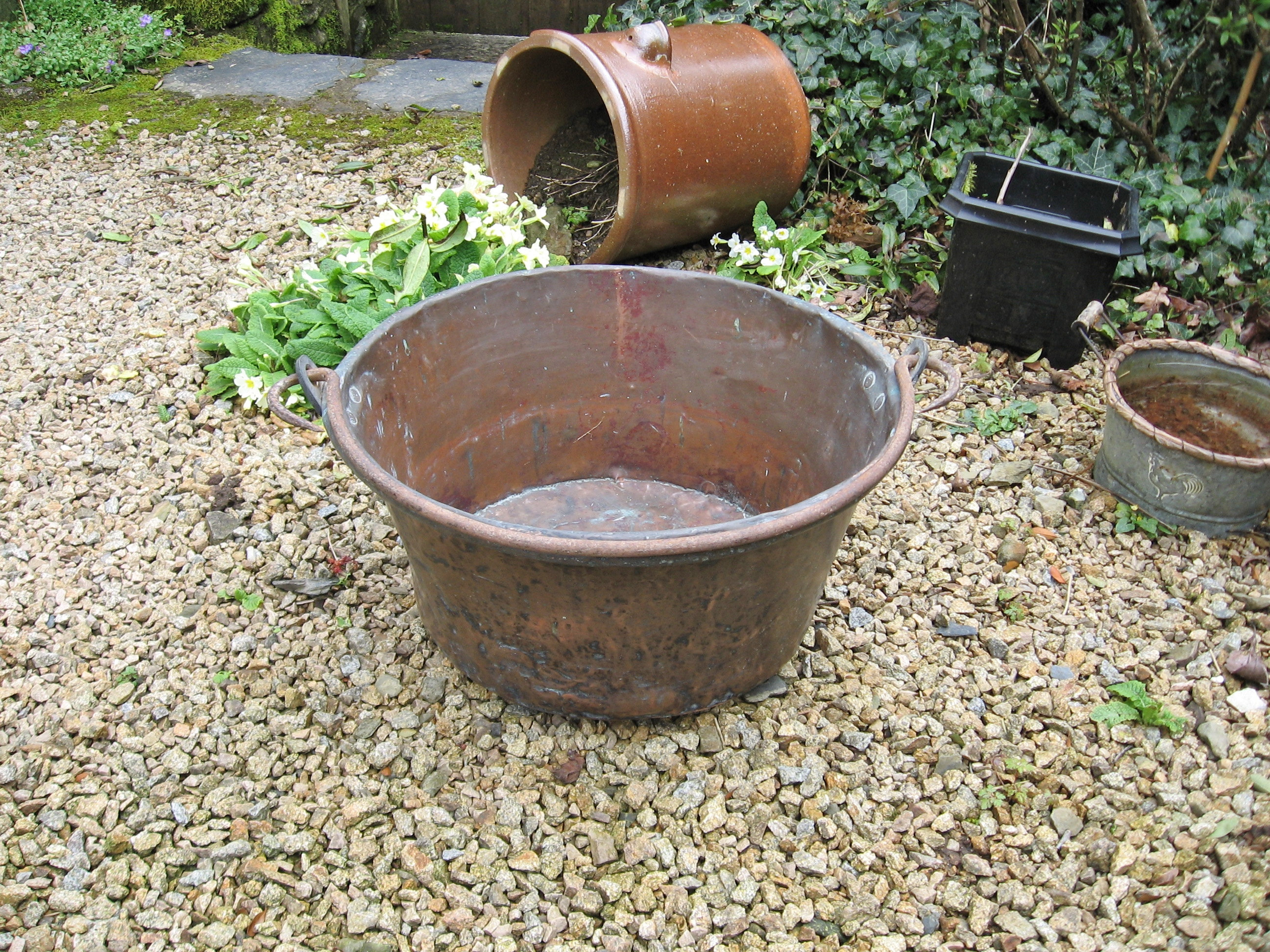 A Very Good Vintage Français Made Handmade Hammered Copper Couldron/Cooking Pot Late 1800S