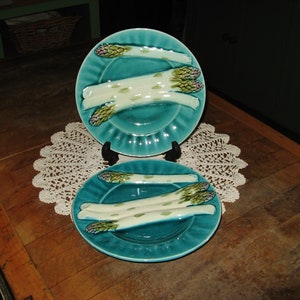 Een prachtig paar Vintage Franse handgeschilderde asparagas serveerplaten ~ &quot;K G (Keller & Guerin) Luneville&quot; ~ Majolica / Barbotine ~ 1920&#39;s