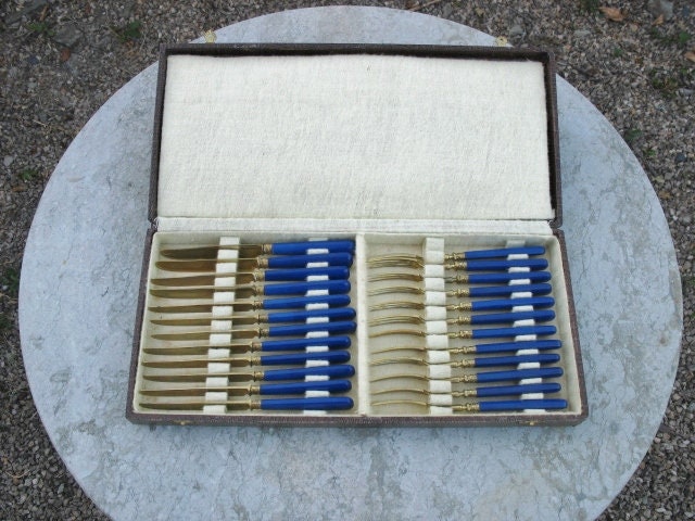 A Nice Français Vintage Set Of Twenty Four Cake/Desert Knives & Forks With Gilt Blades Blue Handles 
