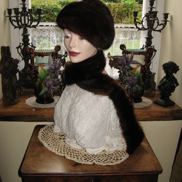 Vintage French Chic Genuine Mink Fur Hat & Scarf ~ " Fourrures Georges Au Tigre Royal St Malo" ~ 1950's